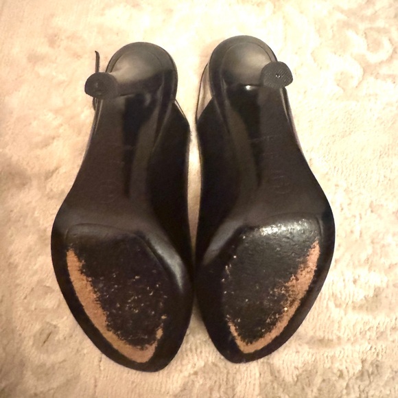CHANEL Black Patent Open-Toe Slingback Heel - Picture 4 of 7